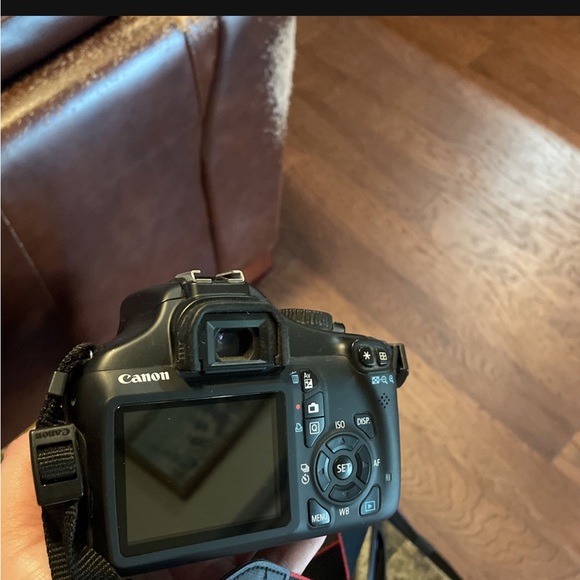 Canon Rebel T3i with 18-55 mm lens, Camera Bag, 430EX Speedlite and a Tripod. - Picture 4 of 6